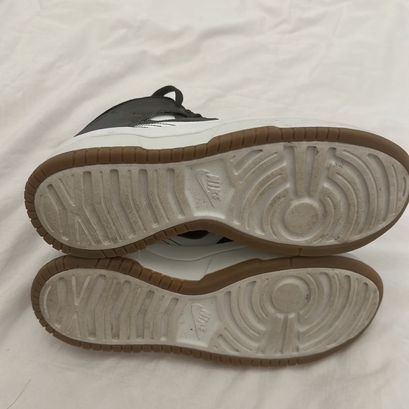 Women’s Nike Dunks - Khaki Green - Picture 4 of 4